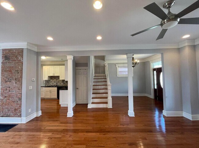 Foto del edificio - 1229 E Livingston Ave