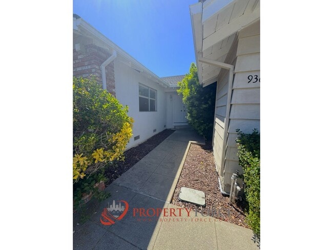 Building Photo - Bright Foster City 4Bed 2Bath Home with Hardwood Floors and Private Yard - OFFERED BY PROPERTY FO...