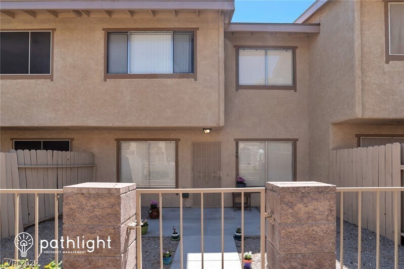 Foto principal - 2248 Tall Pine Dr
