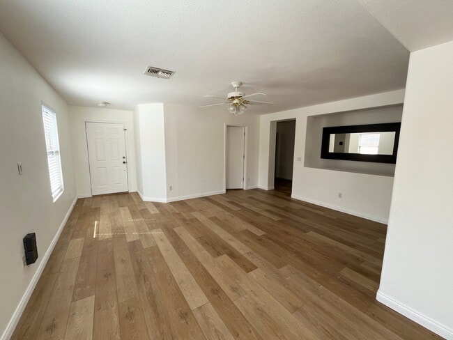 Foto del edificio - 11242 E Quarry Ave