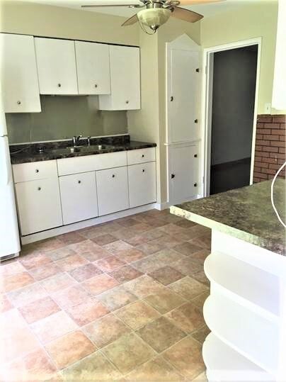 Building Photo - 1411 Greenbriar Dr