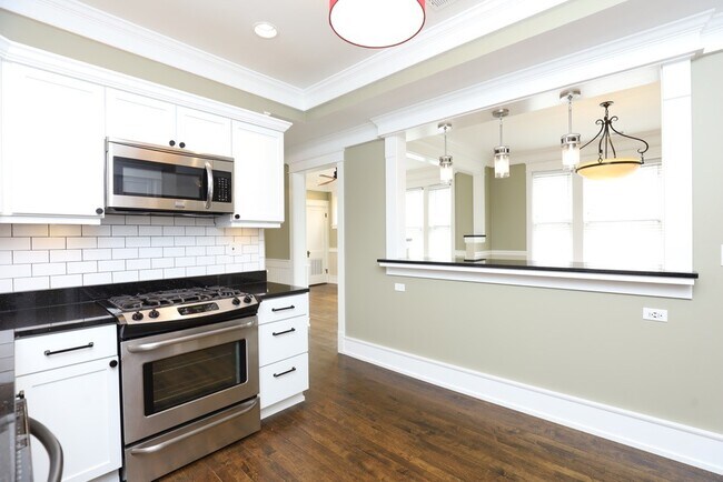 Building Photo - 1938 W Berenice Ave