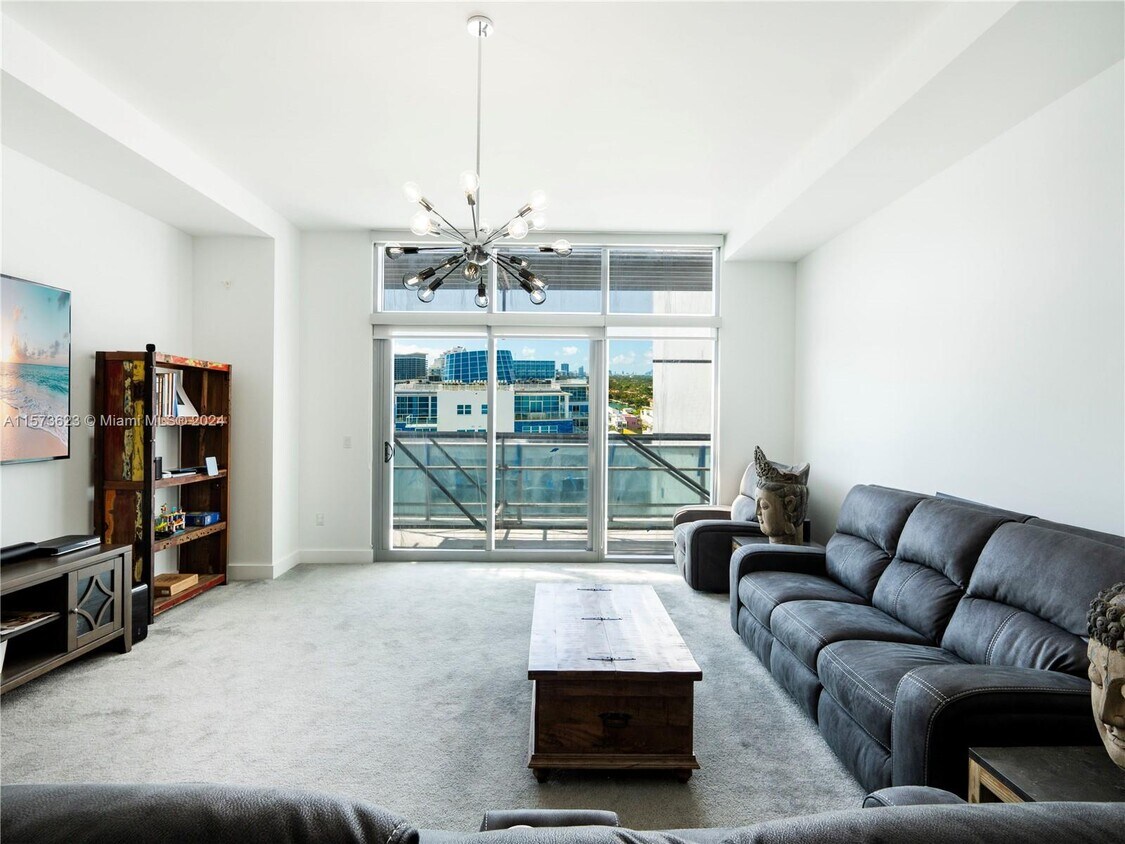 Primary Photo - 201 Aqua Ave