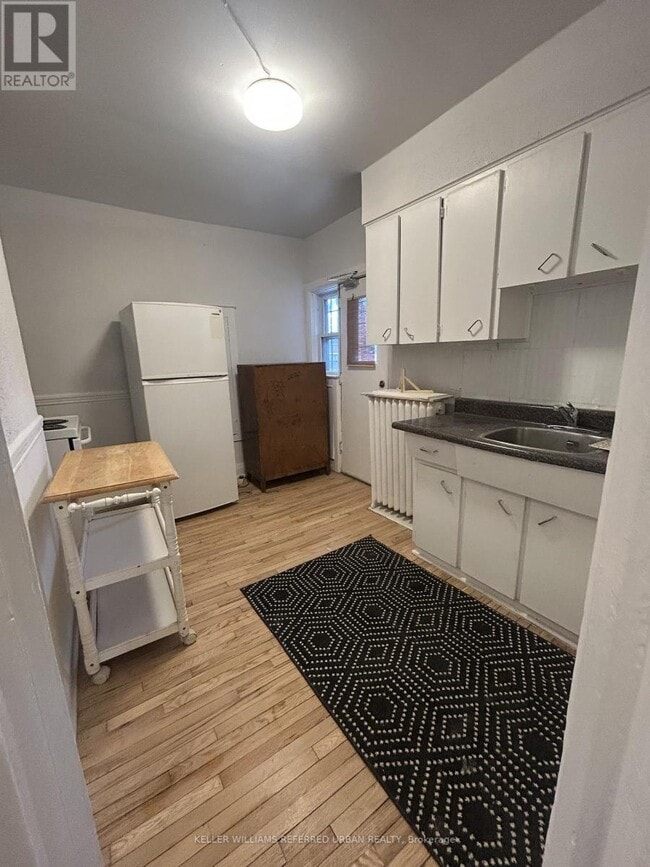 Building Photo - 28 Springhurst Ave