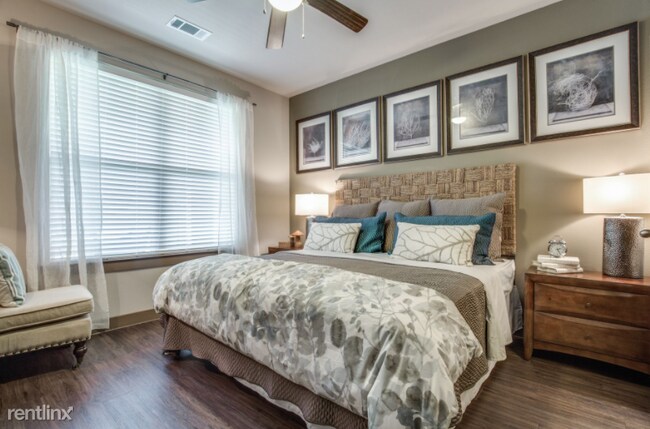 Foto del edificio - 1 br, 1 bath Apartment - 10919 Louetta Rd