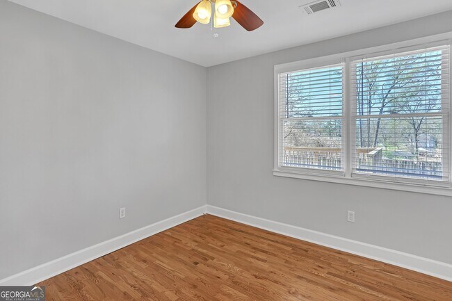 Foto del edificio - 1670 Cecilia Dr SE