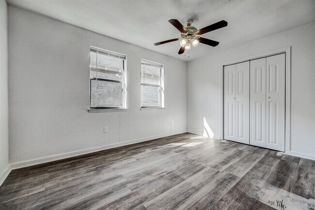 Foto del edificio - 1416 Northwood St