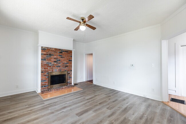 Foto del edificio - 4806 Oak St