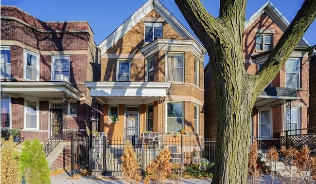 Building Photo - 3719 S Damen Ave