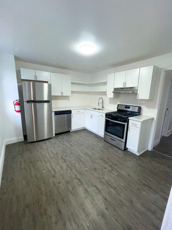Foto del edificio - 325 N Burlington St