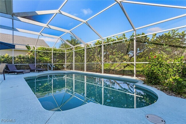 Foto del edificio - 9021 Falcon Pointe Loop