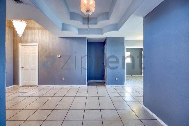 Building Photo - Unit