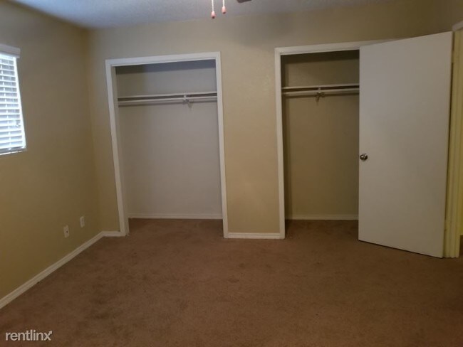 Building Photo - 409-883-0854 74