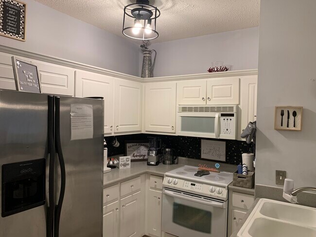 Building Photo - 91 Courtyard Way