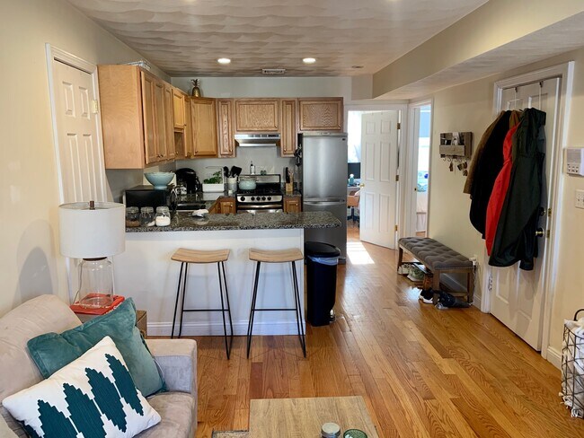 Foto del edificio - 93 Endicott St
