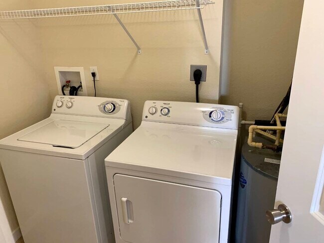 Full size washer + dryer - 12927 Sugar Run Dr
