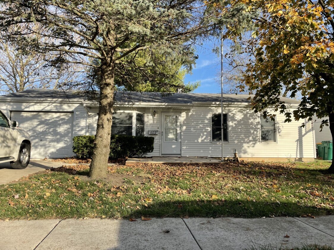 609 Fenton Ave, Romeoville, IL 60446 House Rental in Romeoville, IL