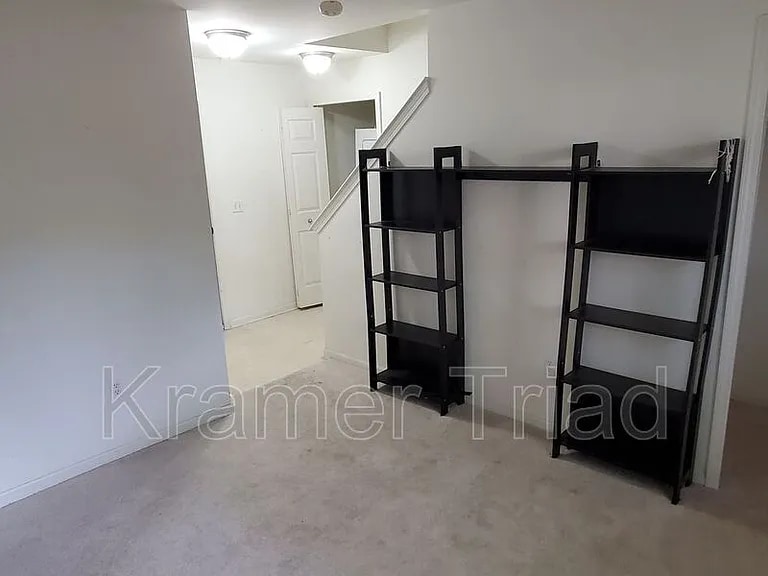 3080 Schoolhouse, Troy, MI 48083 Townhome Rentals in Troy MI