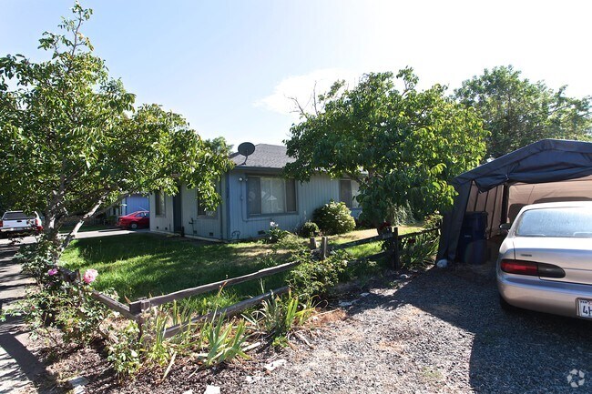 Foto del edificio - 572-574 Oak St