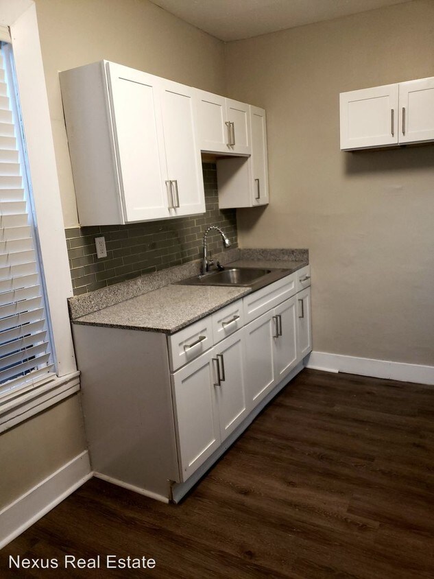 Foto principal - 2838 Broadway Ave