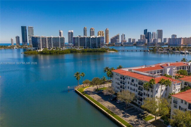 Foto del edificio - 3255 NE 184th St