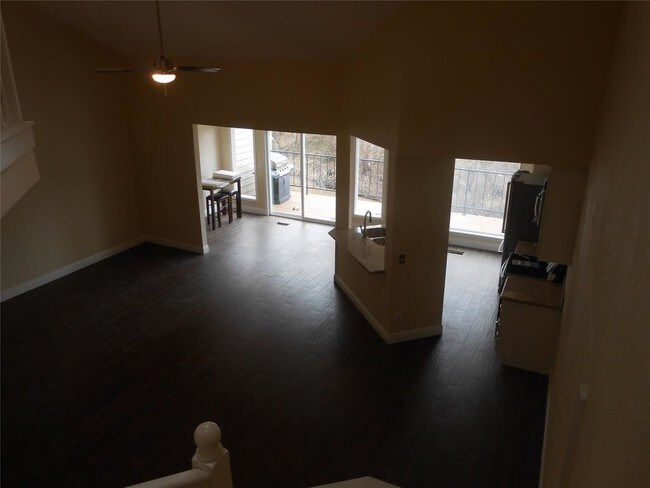 Building Photo - 9400 Doliver Dr
