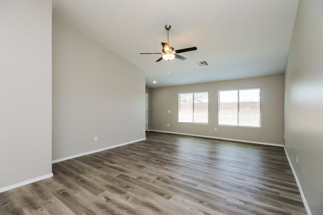 Building Photo - 1741 W Desert Mountain Dr