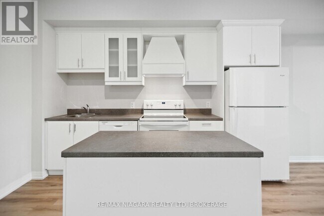 Building Photo - 50 Herrick Ave