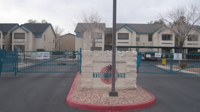 Building Photo - 5111 Lindell Road Unit 107