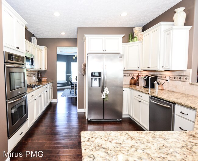 Foto del edificio - 5 br, 3.5 bath House - 6873 S 450 E