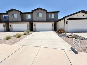 Building Photo - 3934 Fossil Way
