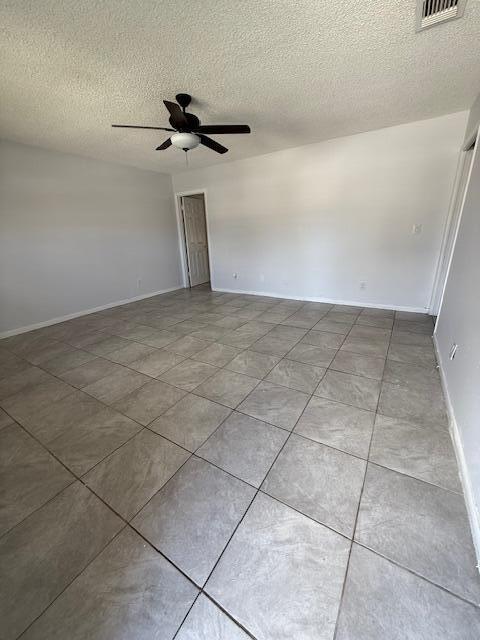 Foto del edificio - 1217 White Pine Dr