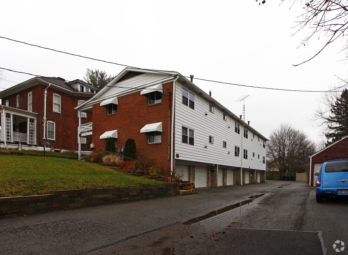 Building Photo - 275 Poplar St