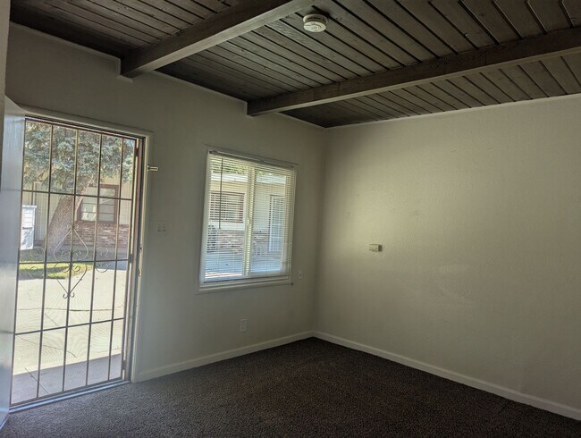 Foto del edificio - 1146 Stoddard Ave