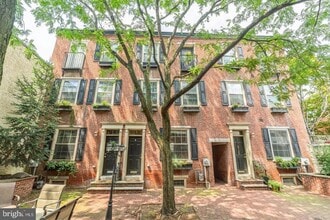 Building Photo - 970 N Lawrence St