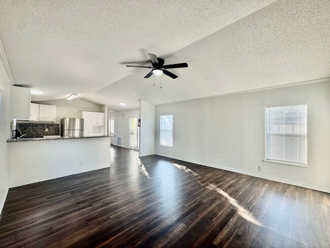 Photo - 1007 Spooner St Apartment