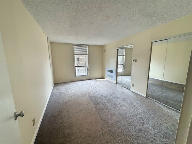 Foto del edificio - 33 Pond Ave
