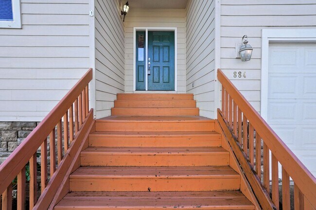 Foto del edificio - 4Bd/2.5Ba Two Story House - Available to View!