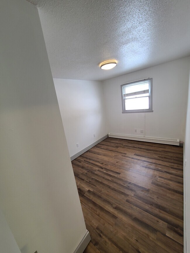 Building Photo - Eastwood Estates 2