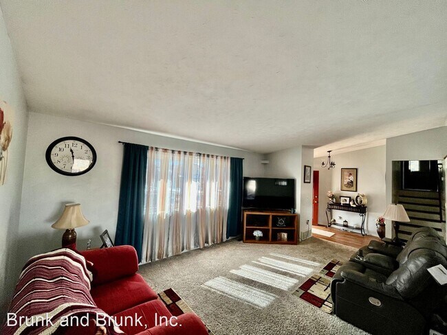 Building Photo - 4 br, 2.5 bath House - 5150 Bunk House Lane