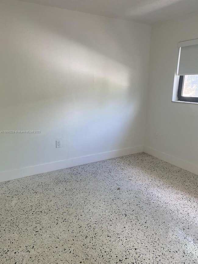 Foto del edificio - 1484 NW 15th Ave