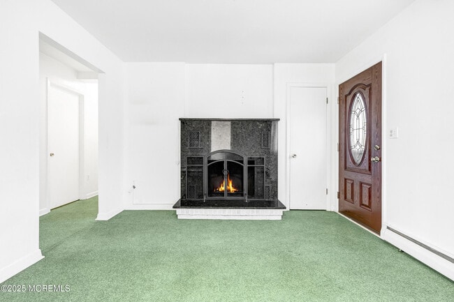 Foto del edificio - 488 Monmouth Rd