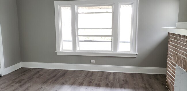 Foto del edificio - 2119 Waterbury Rd
