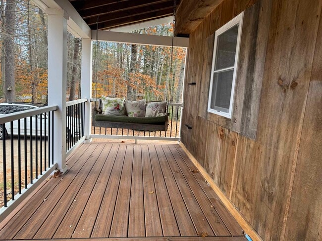 Foto del edificio - 192 Dorrs Corner Rd