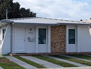 Building Photo - 3556 SW 13th Terrace