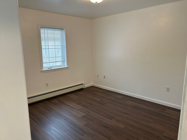 Foto del edificio - 6484 Wassim Cir