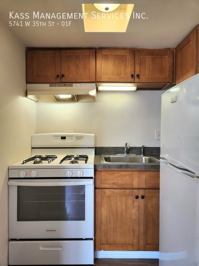Building Photo - 5741 W 35th St