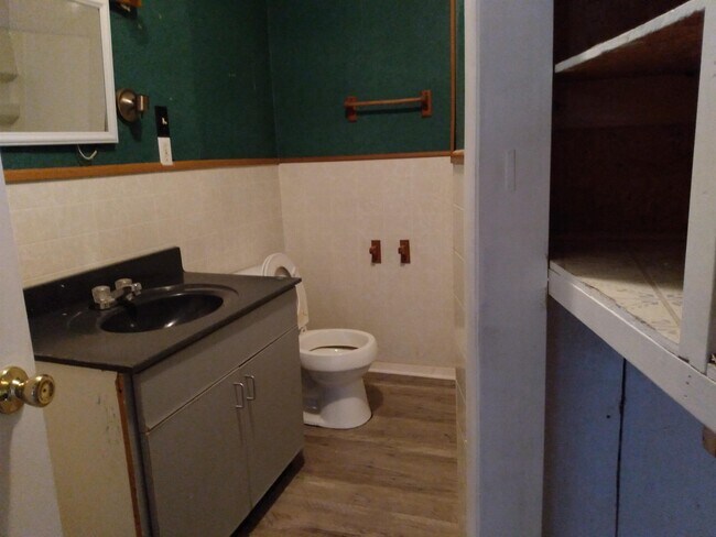 Foto del edificio - 812 E Lake St