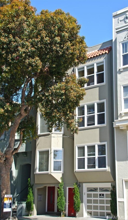 Primary Photo - 606-610 Lake St