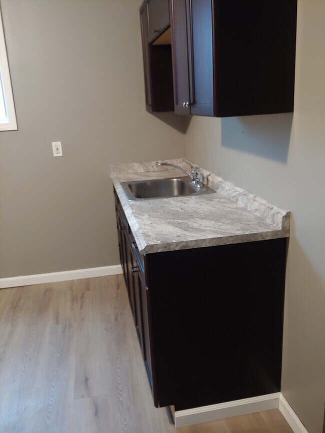 75 Kirkpatrick St Unit 75 lower, Buffalo, NY 14215 Apartments in